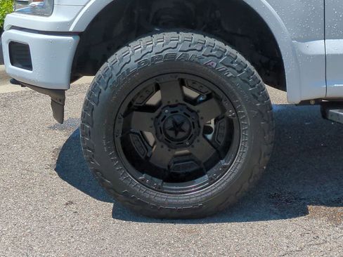 Used 2020 Ford F150 Lariat w/ Equipment Group 502A Luxury AWD/4WD image 14