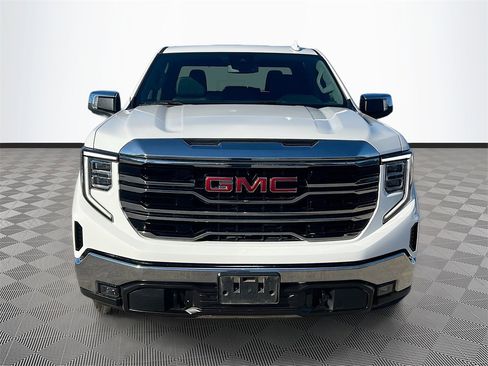Used 2025 GMC Sierra 1500 SLT image 2