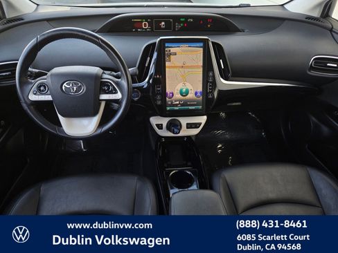 Used 2018 Toyota Prius Prime Premium image 14