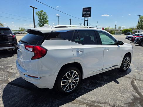 Used 2022 GMC Terrain Denali w/ Denali Premium Package AWD/4WD image 4