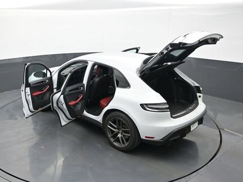 Certified 2024 Porsche Macan Turbo AWD/4WD image 29