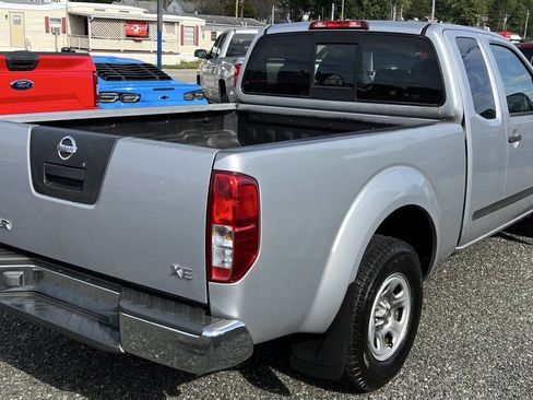 Used 2006 Nissan Frontier XE w/ (G01) XE Preferred Pkg image 3