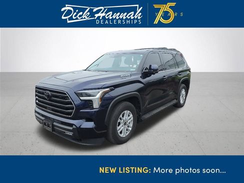 Used 2023 Toyota Sequoia SR5 w/ SR5 Premium Package AWD/4WD image 1