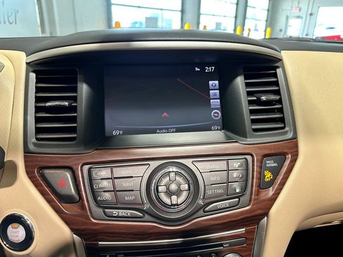 Used 2019 Nissan Pathfinder Platinum AWD/4WD image 10