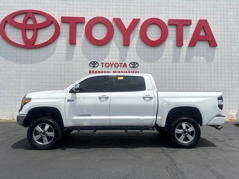 Used 2016 Toyota Tundra Limited w/ Limited Premium Package RWD image 4