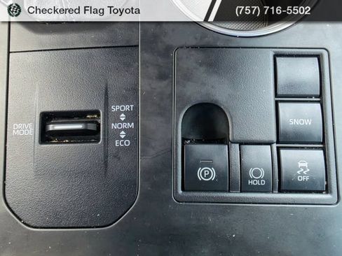 Used 2023 Toyota Highlander XLE FWD image 20