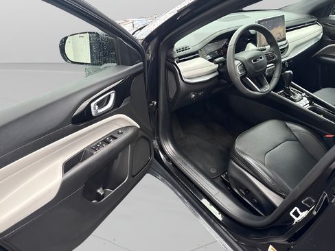 Certified 2023 Jeep Compass Limited AWD/4WD image 13