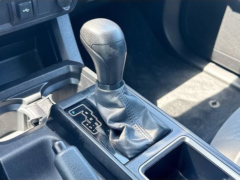 Used 2022 Toyota Tacoma SR RWD image 17