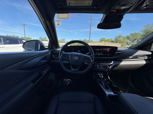 Used 2025 Buick Envista Sport Touring FWD image 33