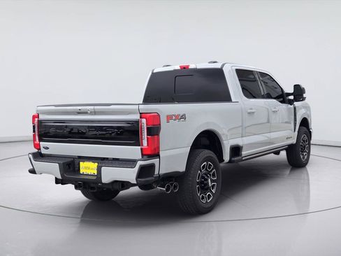 Used 2025 Ford F250 Platinum AWD/4WD image 8