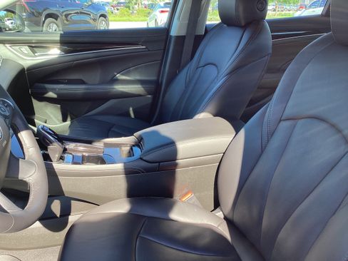 Used 2019 Buick LaCrosse Premium FWD image 12