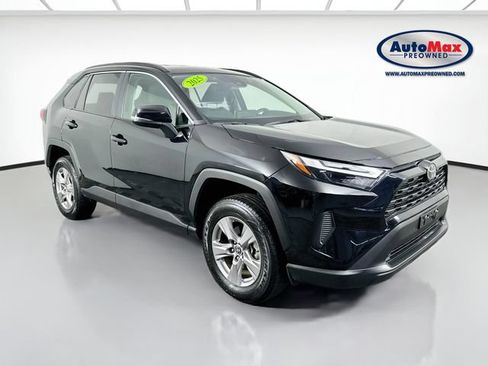 Used 2025 Toyota RAV4 XLE AWD/4WD image 1