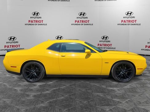 Used 2017 Dodge Challenger R/T w/ Blacktop Package RWD image 2