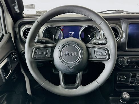 Used 2023 Jeep Wrangler Unlimited w/ Cold Weather Group image 17