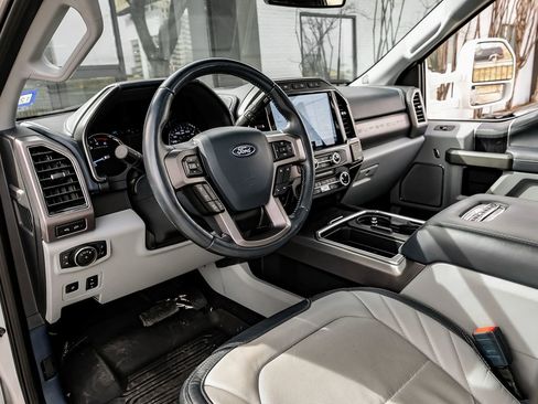 Used 2022 Ford F250 Limited image 3