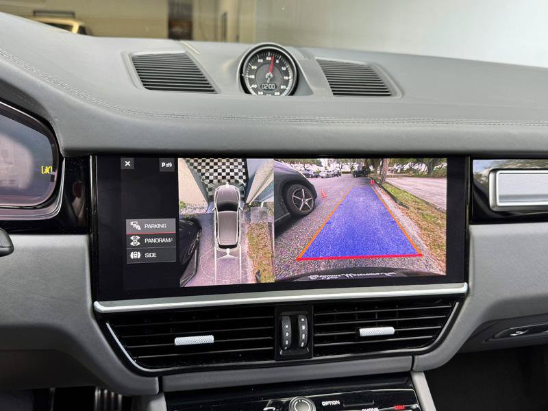 Used 2019 Porsche Cayenne Turbo AWD/4WD image 25