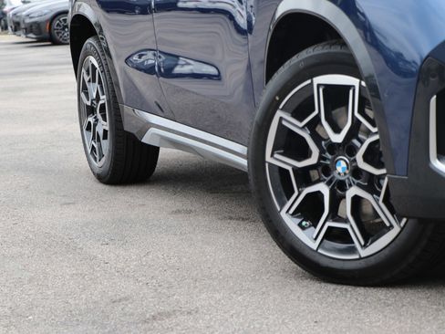 Certified 2025 BMW X1 xDrive28i w/ Convenience Package image 3