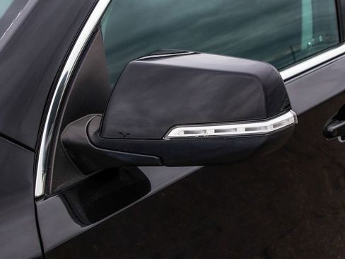 Used 2021 Chevrolet Traverse LT image 50