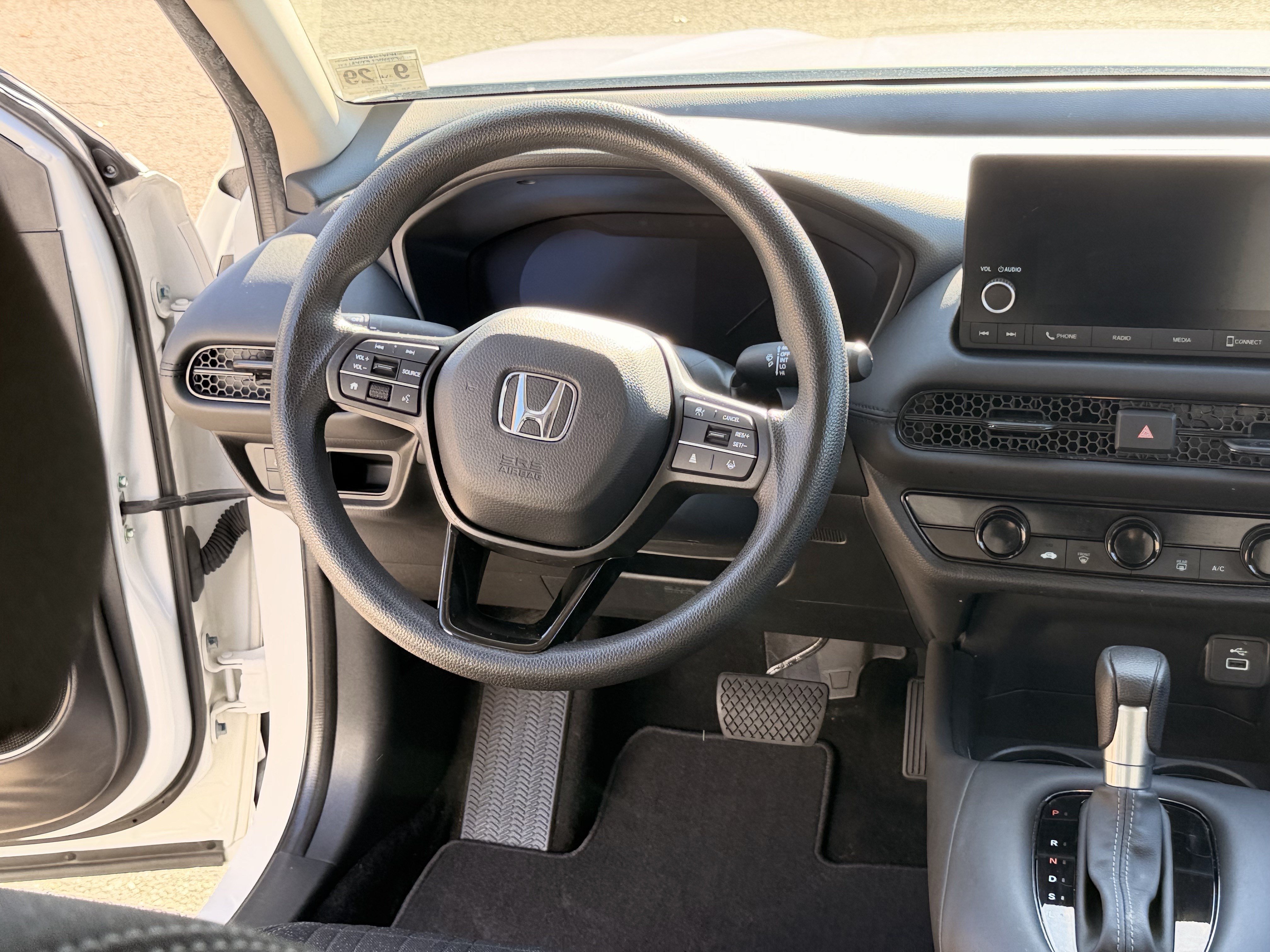 Used 2025 Honda HR-V LX image 18