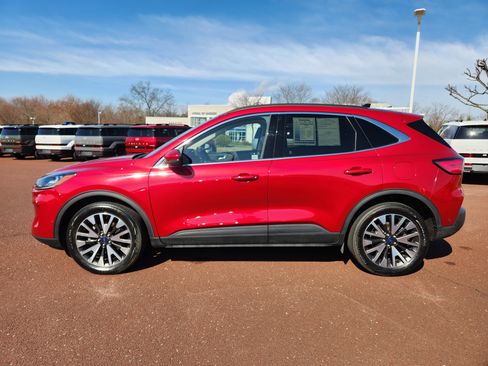 Used 2020 Ford Escape Titanium image 5