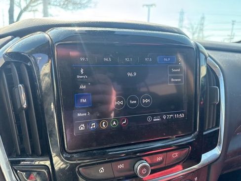Used 2021 Chevrolet Traverse Premier image 23