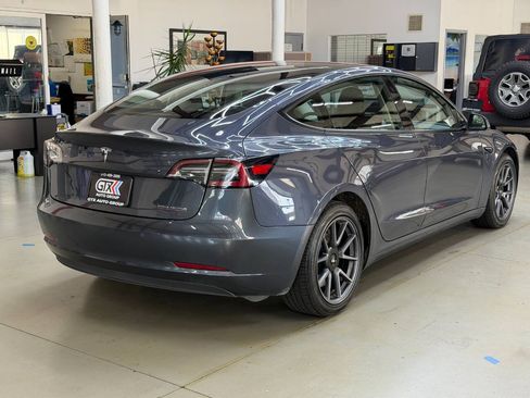 Used 2022 Tesla Model 3 Long Range AWD/4WD image 2