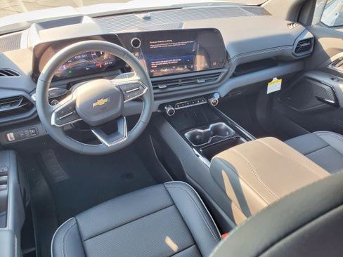 New 2025 Chevrolet Silverado EV LT image 23