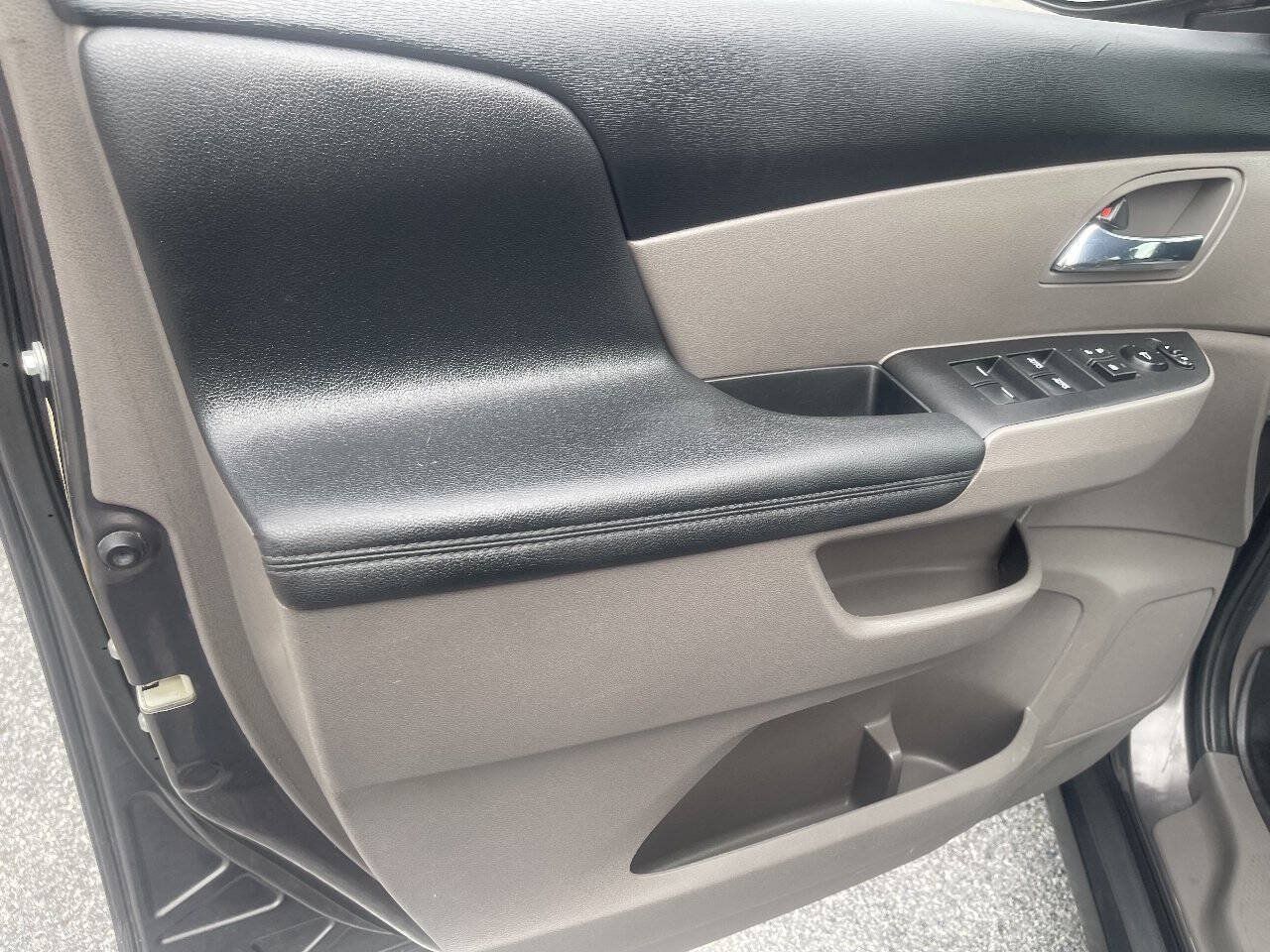 Used 2015 Honda Odyssey EX-L image 11