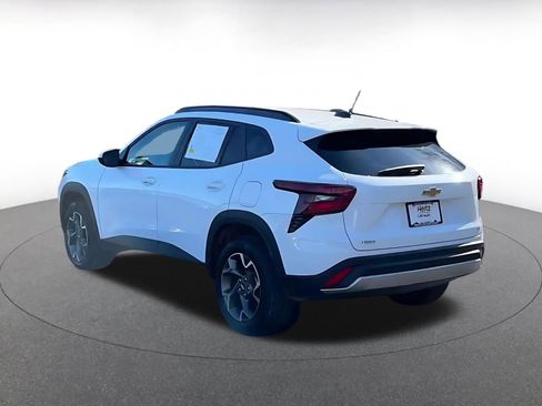 Used 2025 Chevrolet Trax LT image 10