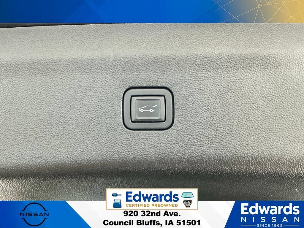Used 2021 Buick Enclave Essence w/ Sound and Sites Package AWD/4WD image 13