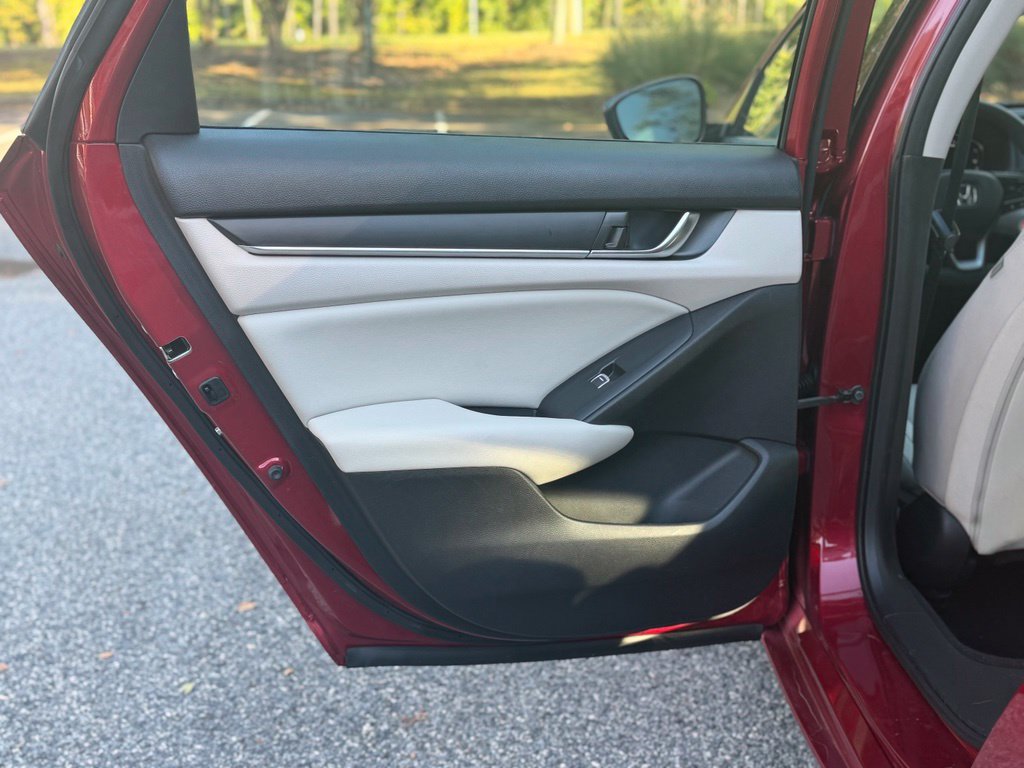 Used 2018 Honda Accord LX image 11