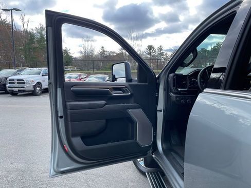 Used 2024 Chevrolet Silverado 3500 High Country image 25