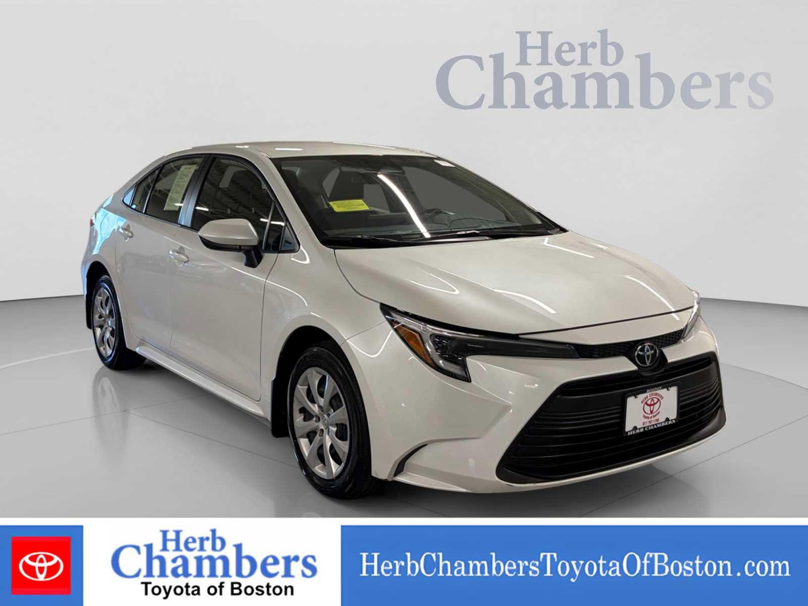 Used 2026 Toyota Corolla LE FWD image 1