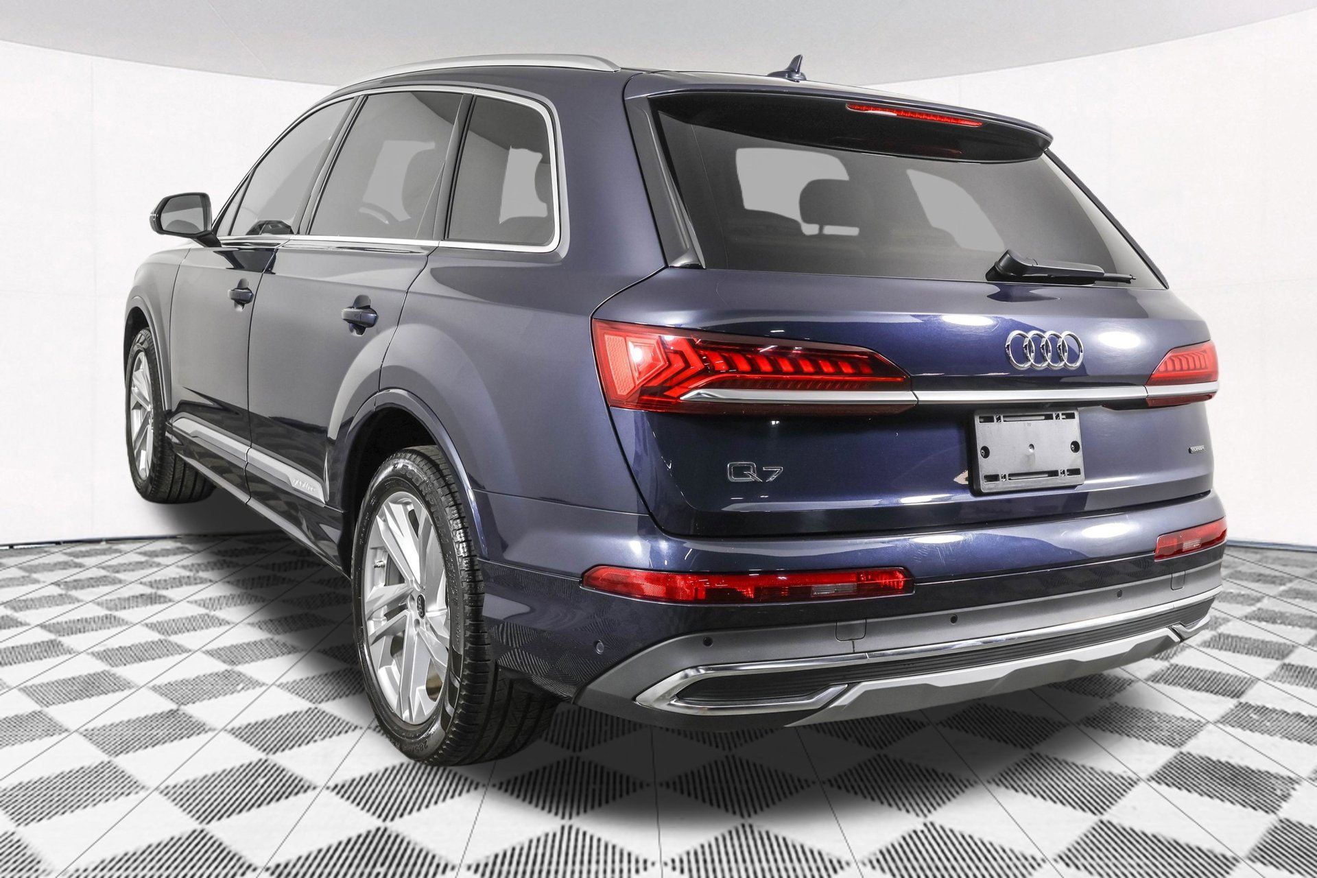 Used 2023 Audi Q7 2.0T Premium w/ Convenience Package AWD/4WD image 17