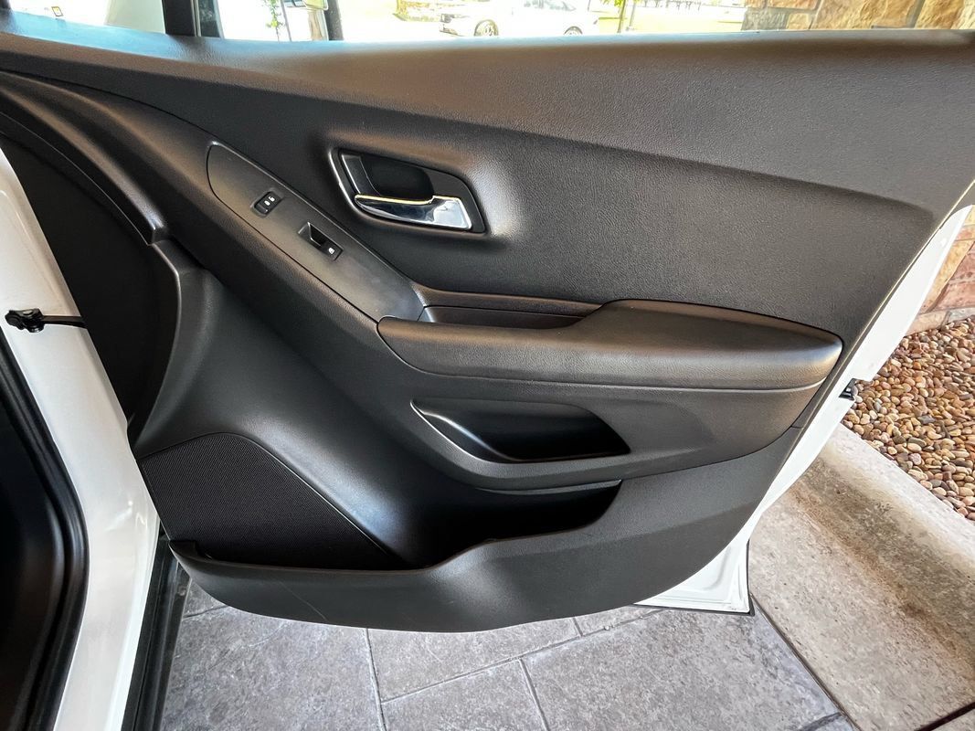 Used 2017 Chevrolet Trax LS FWD image 20