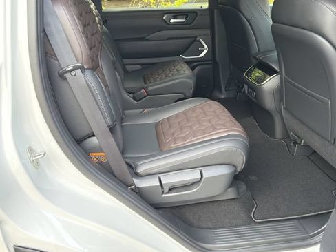 New 2026 Nissan Armada Platinum AWD/4WD image 17