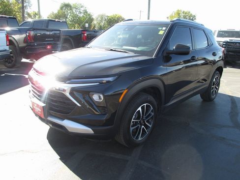 Certified 2025 Chevrolet TrailBlazer LT w/ LT Cold Weather Package image 10