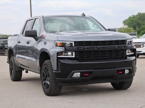 Used 2021 Chevrolet Silverado 1500 Custom Trail Boss w/ Safety Confidence Package AWD/4WD image 4