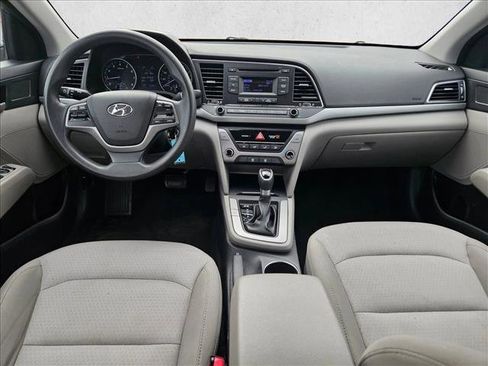 Used 2017 Hyundai Elantra SE image 14