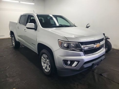 Used 2020 Chevrolet Colorado LT w/ Safety Package RWD image 3