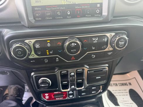 Used 2023 Jeep Gladiator Rubicon w/ LED Lighting Group AWD/4WD image 11