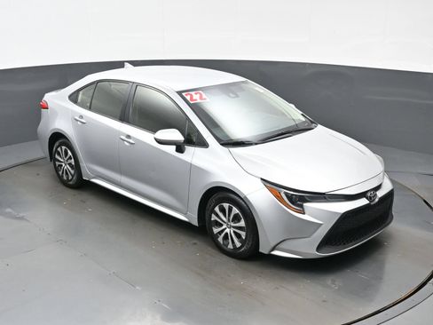 Used 2022 Toyota Corolla LE FWD image 33