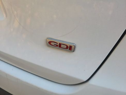 Used 2017 Kia Sorento FWD image 8