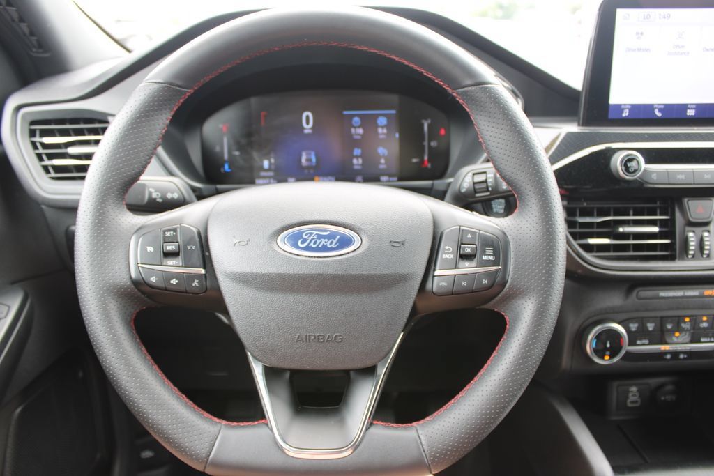 Used 2025 Ford Escape ST-Line FWD image 34