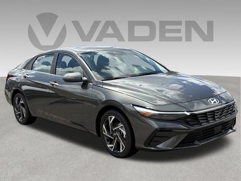 New 2026 Hyundai Elantra Limited FWD image 5