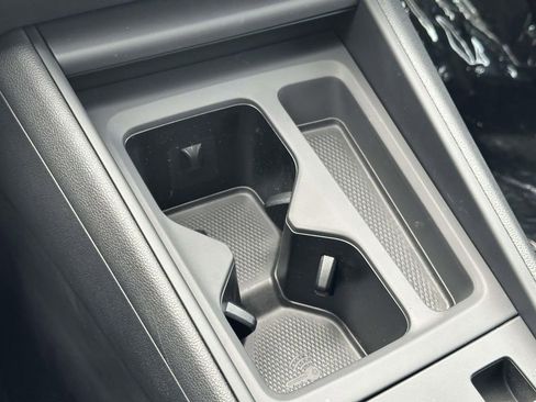New 2025 Volkswagen Tiguan SE FWD image 21