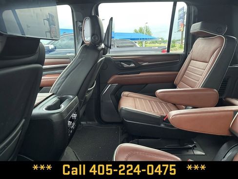 Used 2024 GMC Yukon XL Denali Ultimate AWD/4WD image 18