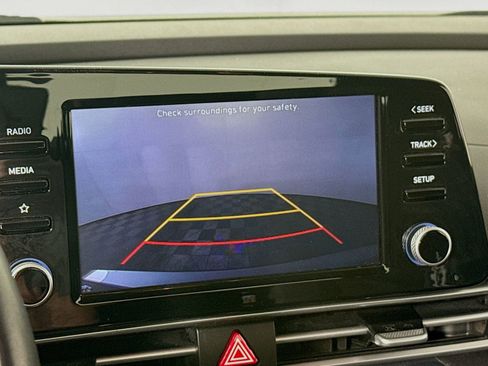 Used 2022 Hyundai Elantra SEL w/ Convenience Package image 16