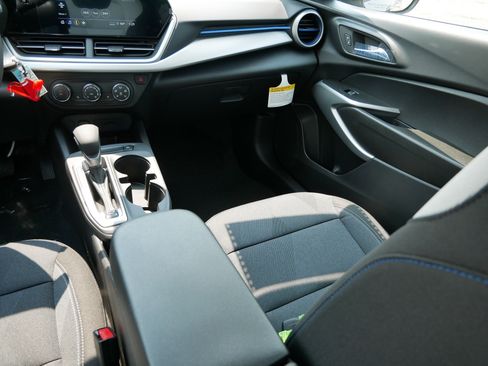 New 2026 Chevrolet Trax LS w/ LS Convenience Package FWD image 15