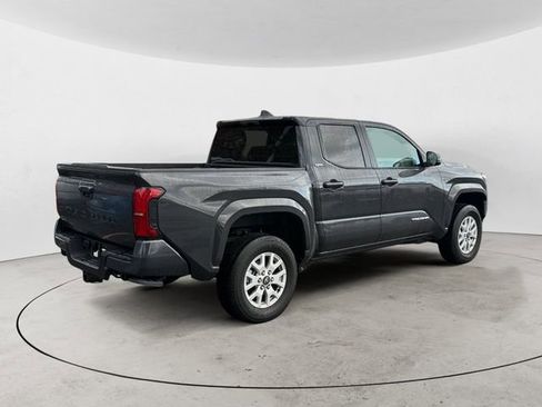 Used 2025 Toyota Tacoma SR5 image 5